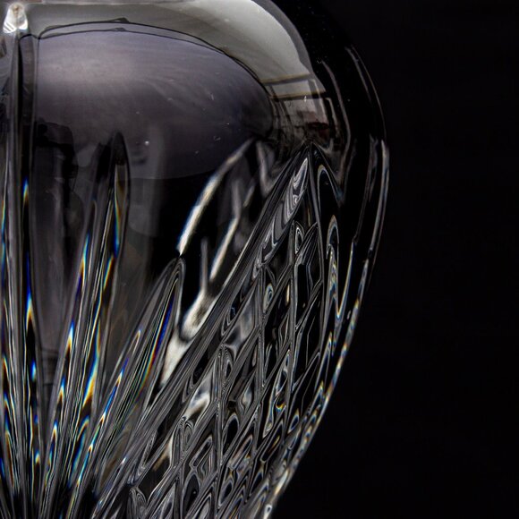 Cut Crystal Vase With Intricate Diamond Pattern | Elegant Home Decor - Picture 7 of 10